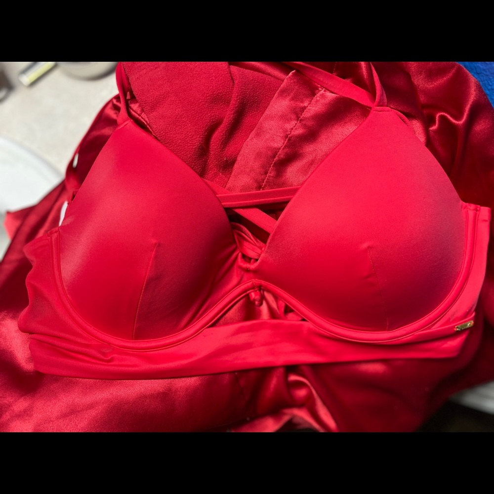 Pink Victoria’s Secret hot pink bikini top
